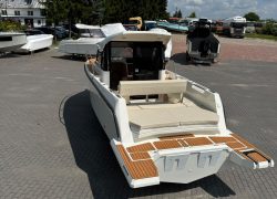 MANARA 865 PILOTHOUSE
