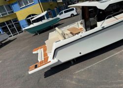 MANARA 865 PILOTHOUSE
