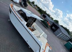 MANARA 865 PILOTHOUSE1